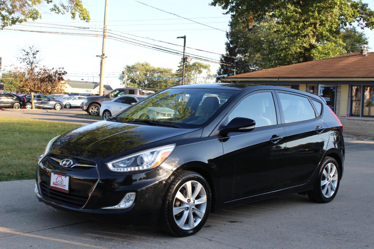 Hyundai Accent SE Hatchback Auto 2014