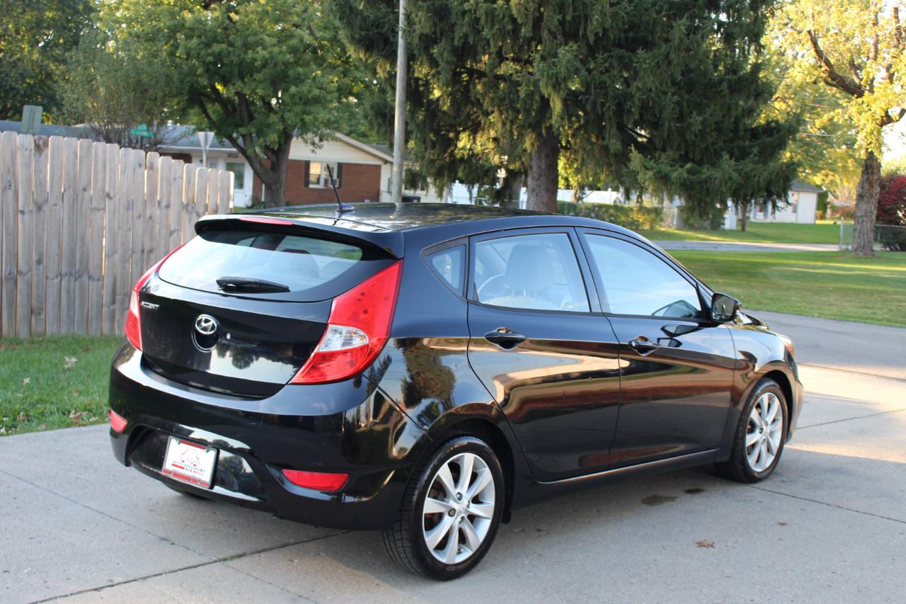 Hyundai Accent SE Hatchback Auto 2014