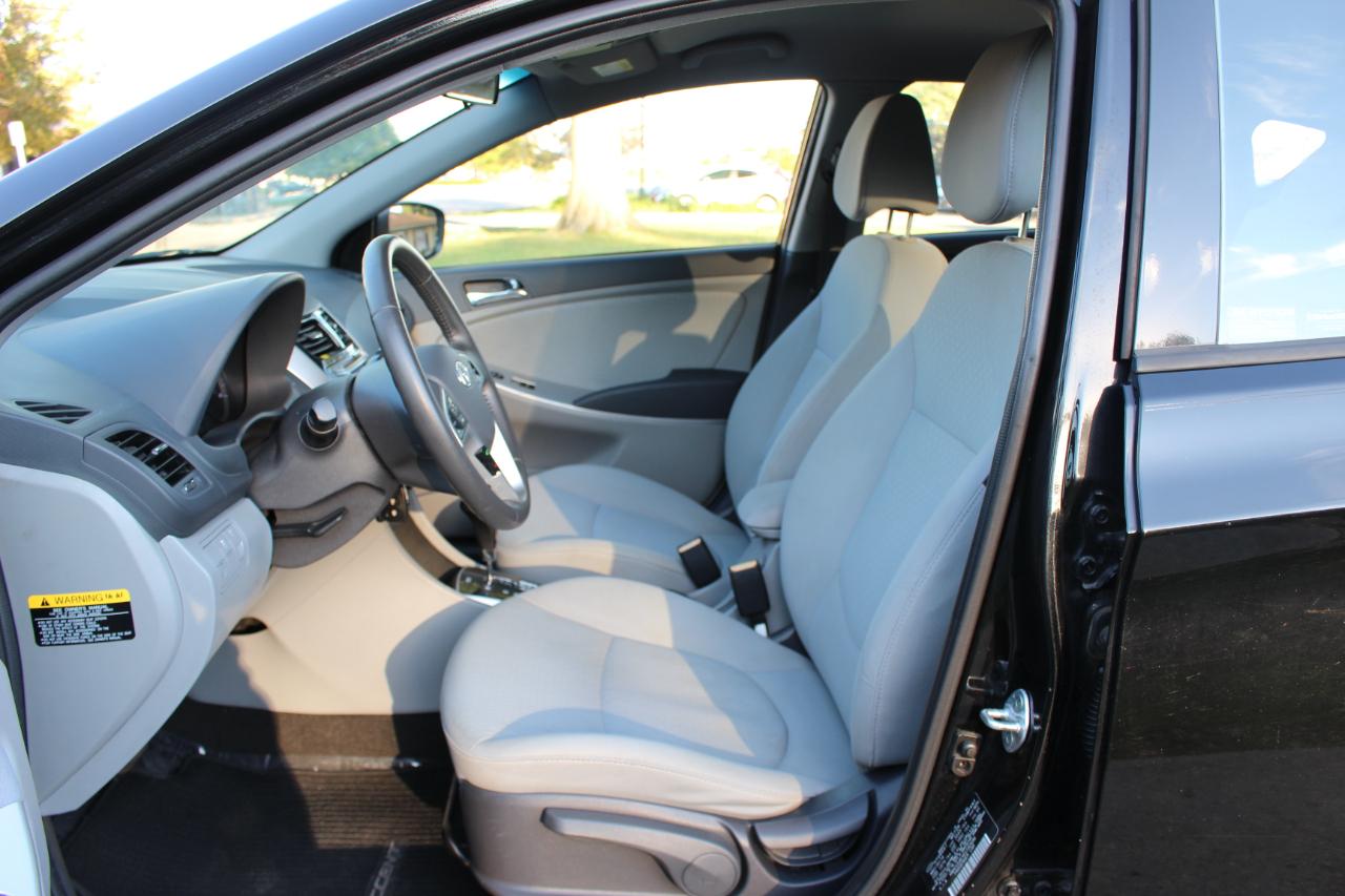 Hyundai Accent SE Hatchback Auto 2014