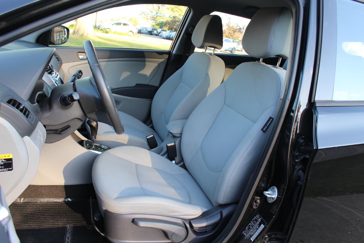 Hyundai Accent SE Hatchback Auto 2014