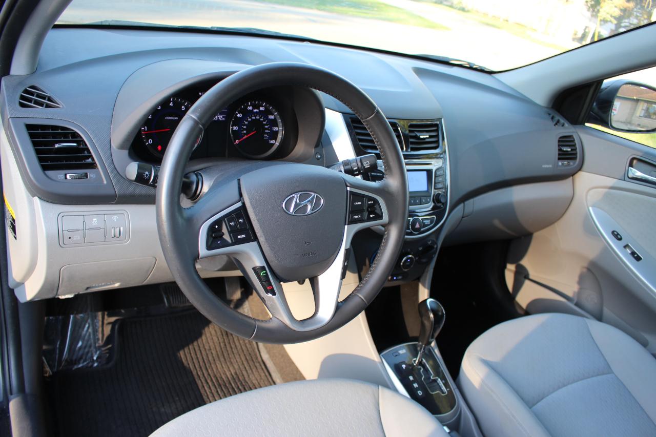 Hyundai Accent SE Hatchback Auto 2014