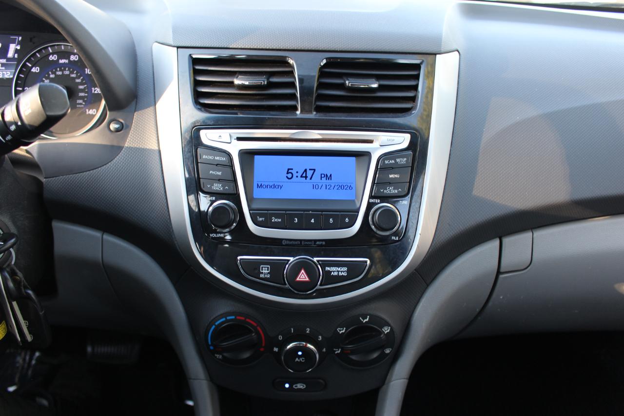 Hyundai Accent SE Hatchback Auto 2014