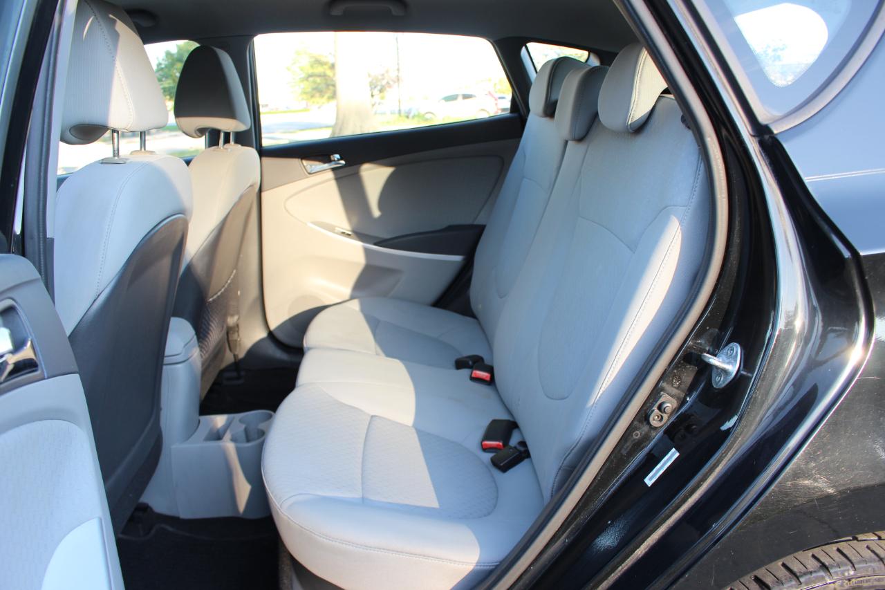 Hyundai Accent SE Hatchback Auto 2014