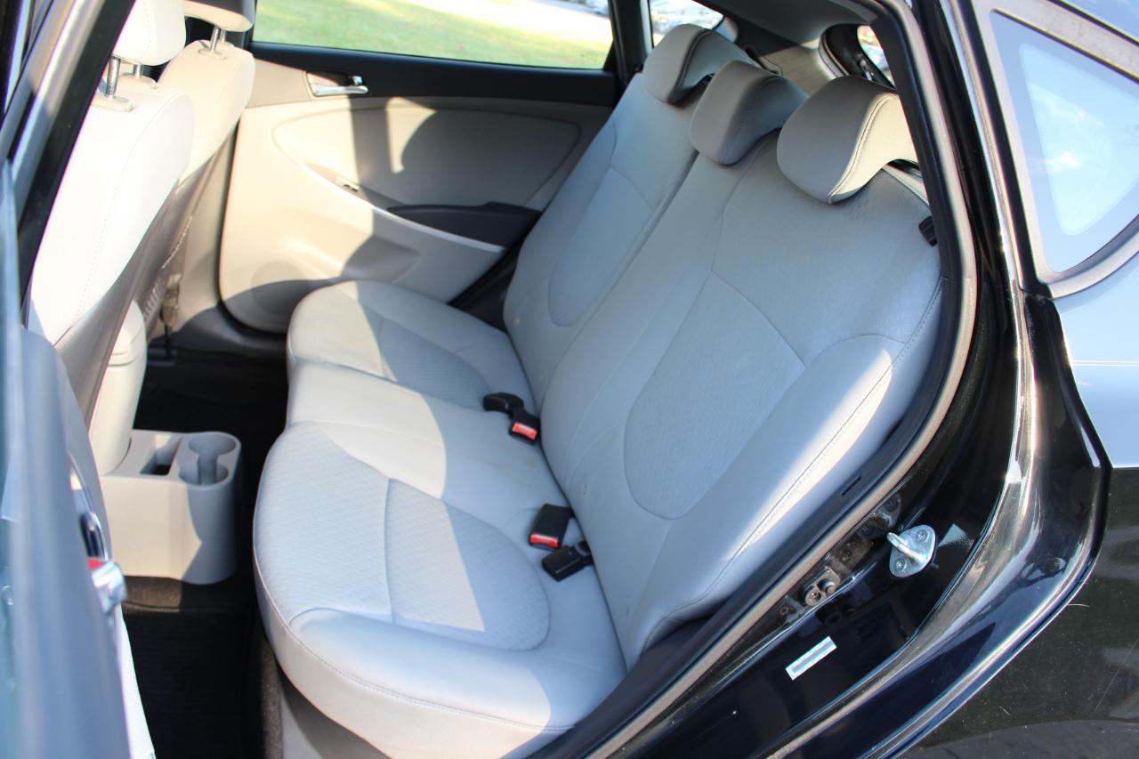 Hyundai Accent SE Hatchback Auto 2014