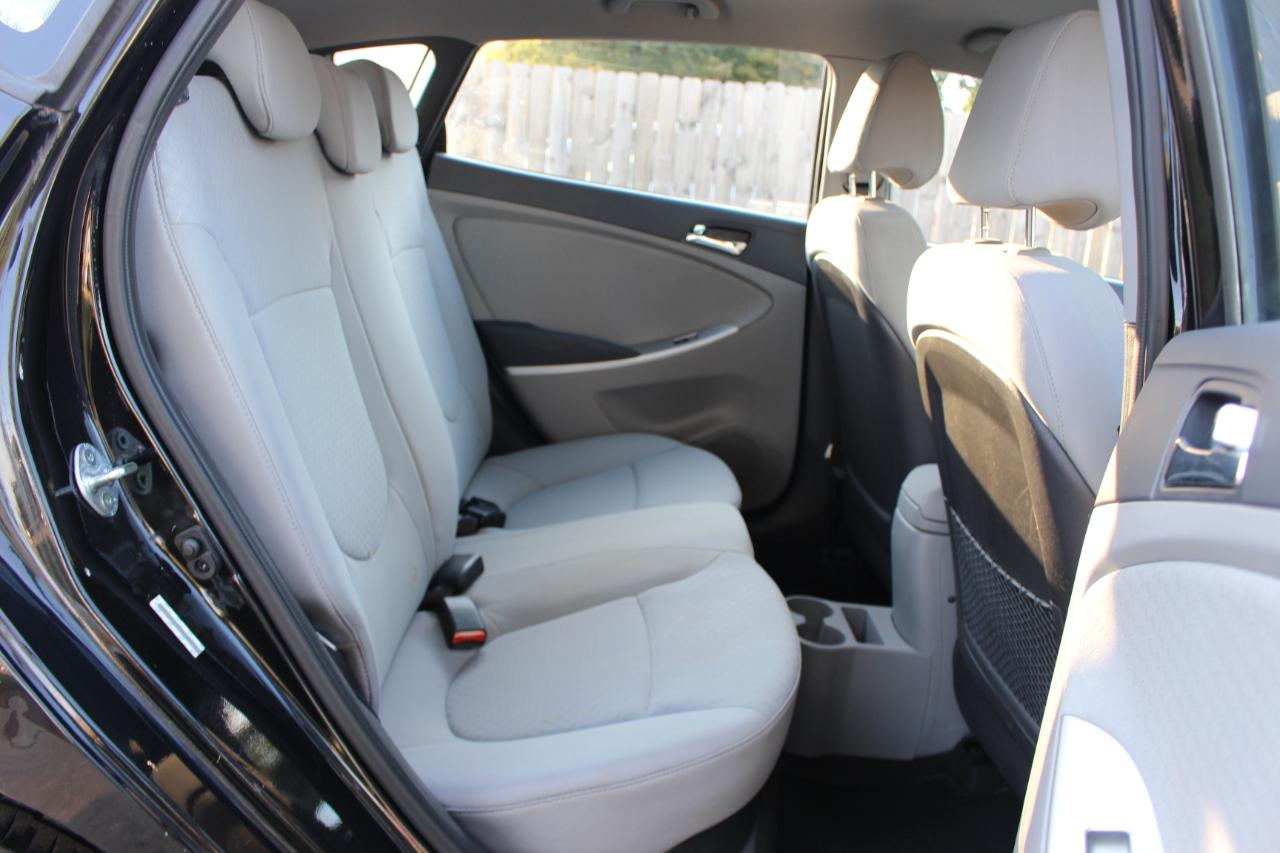 Hyundai Accent SE Hatchback Auto 2014