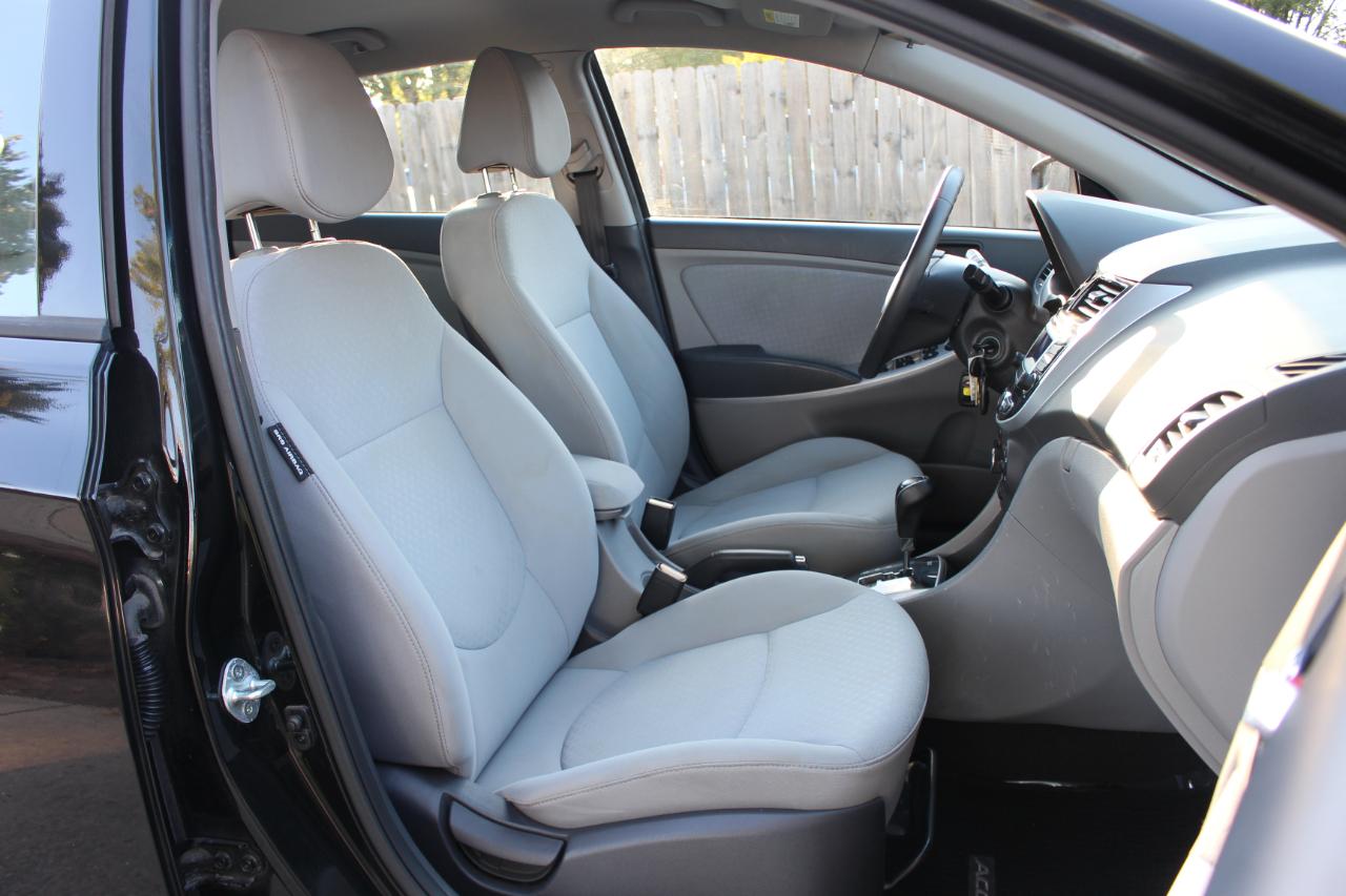Hyundai Accent SE Hatchback Auto 2014