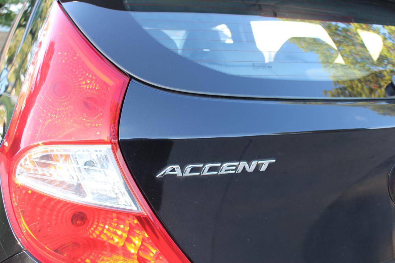 Hyundai Accent SE Hatchback Auto 2014