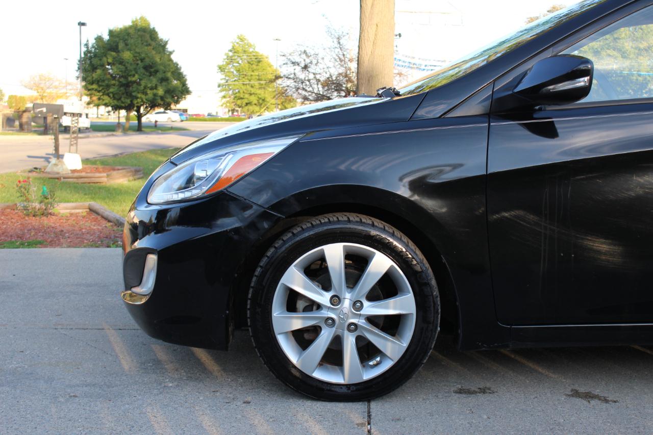 Hyundai Accent SE Hatchback Auto 2014