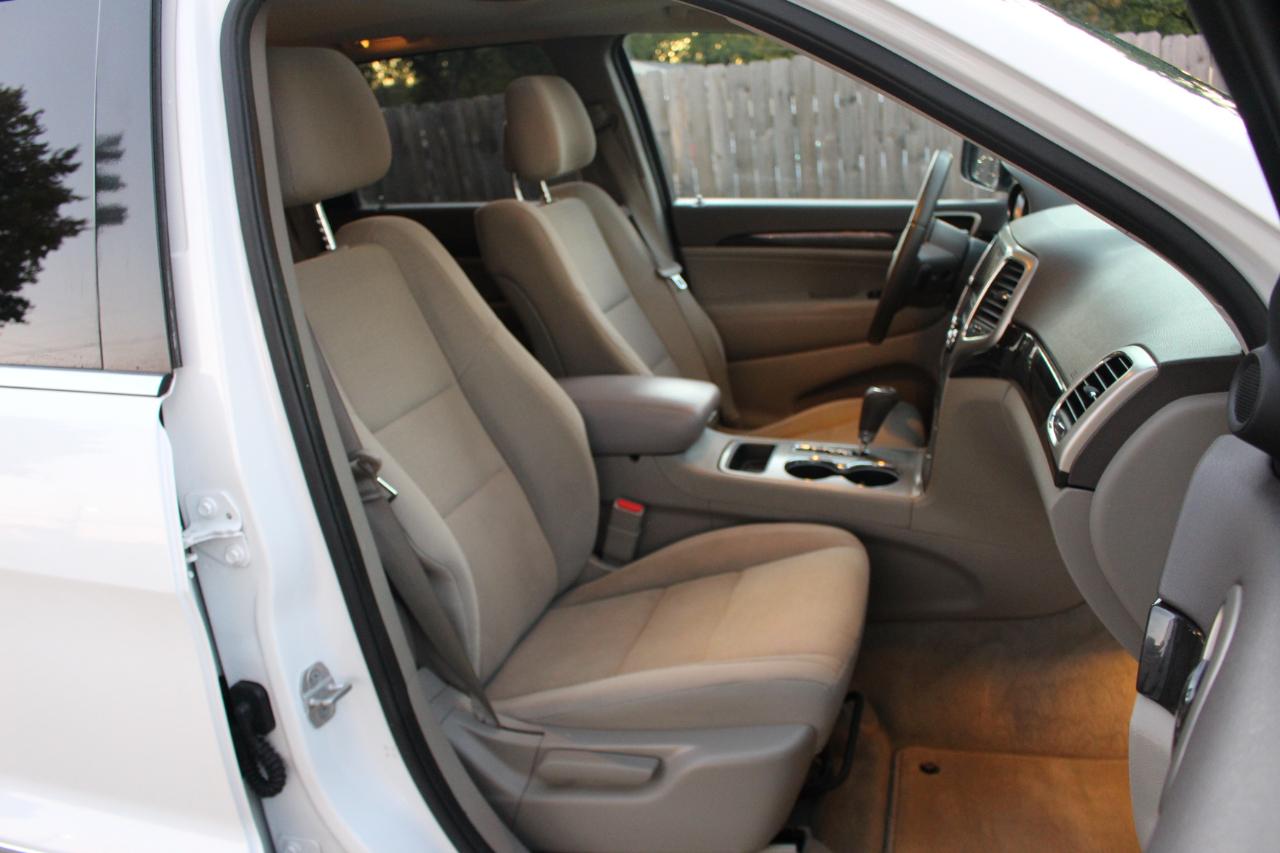 Jeep Grand Cherokee Laredo 4WD 2013
