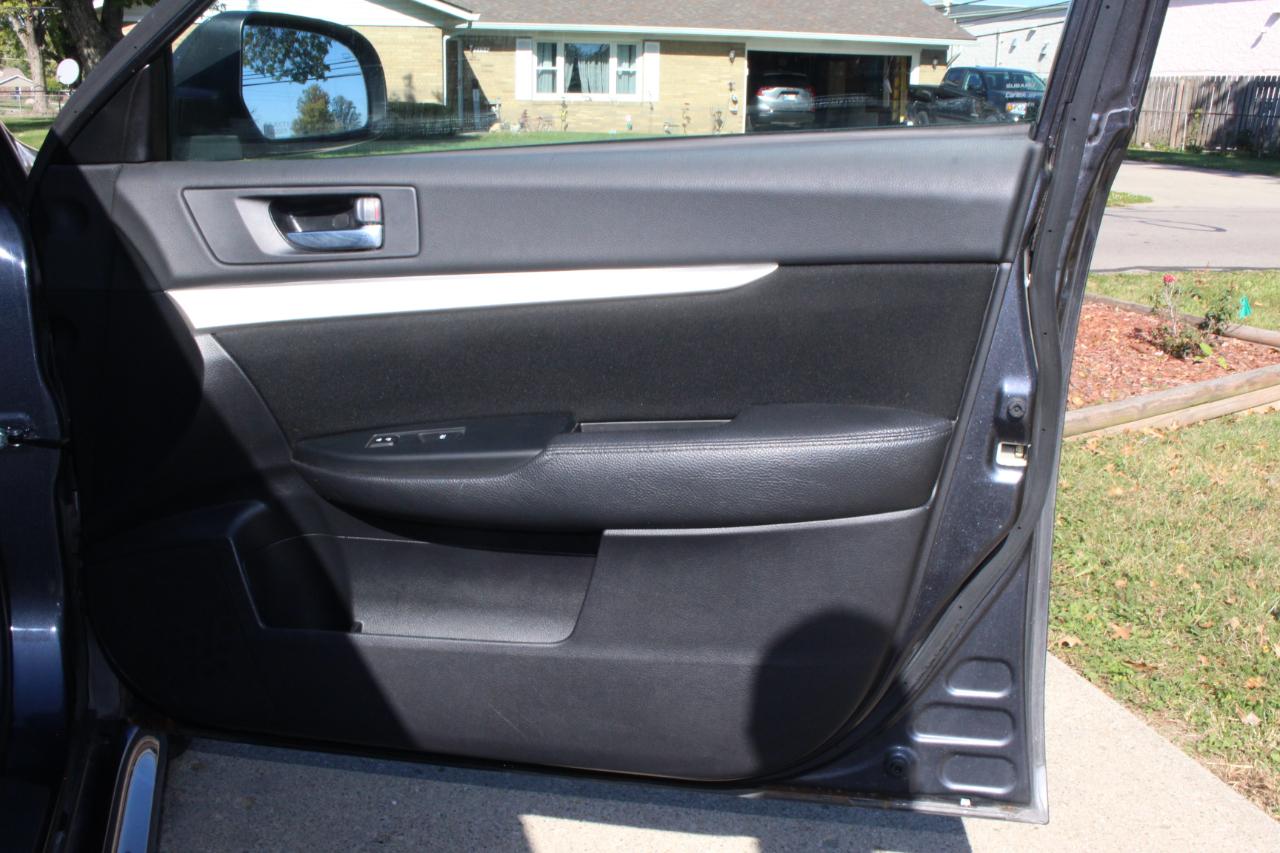 Subaru Legacy 2.5i Premium 2013
