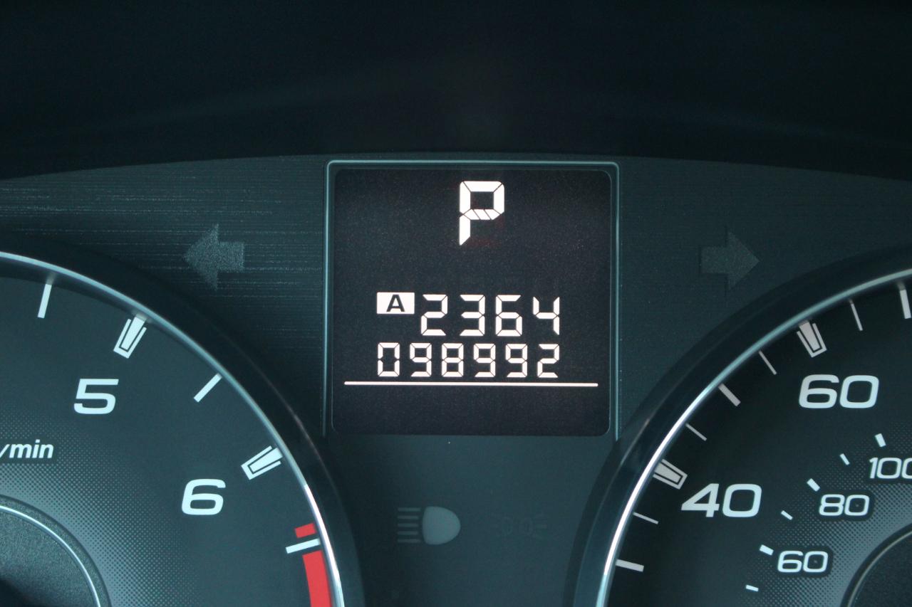 Subaru Outback 2.5i Limited 2011