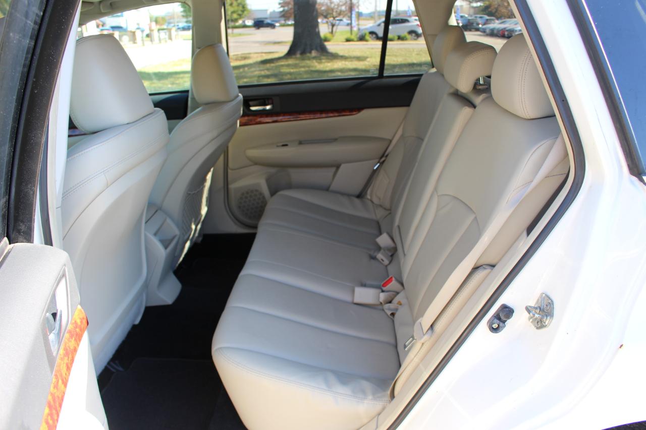 Subaru Outback 2.5i Limited 2011