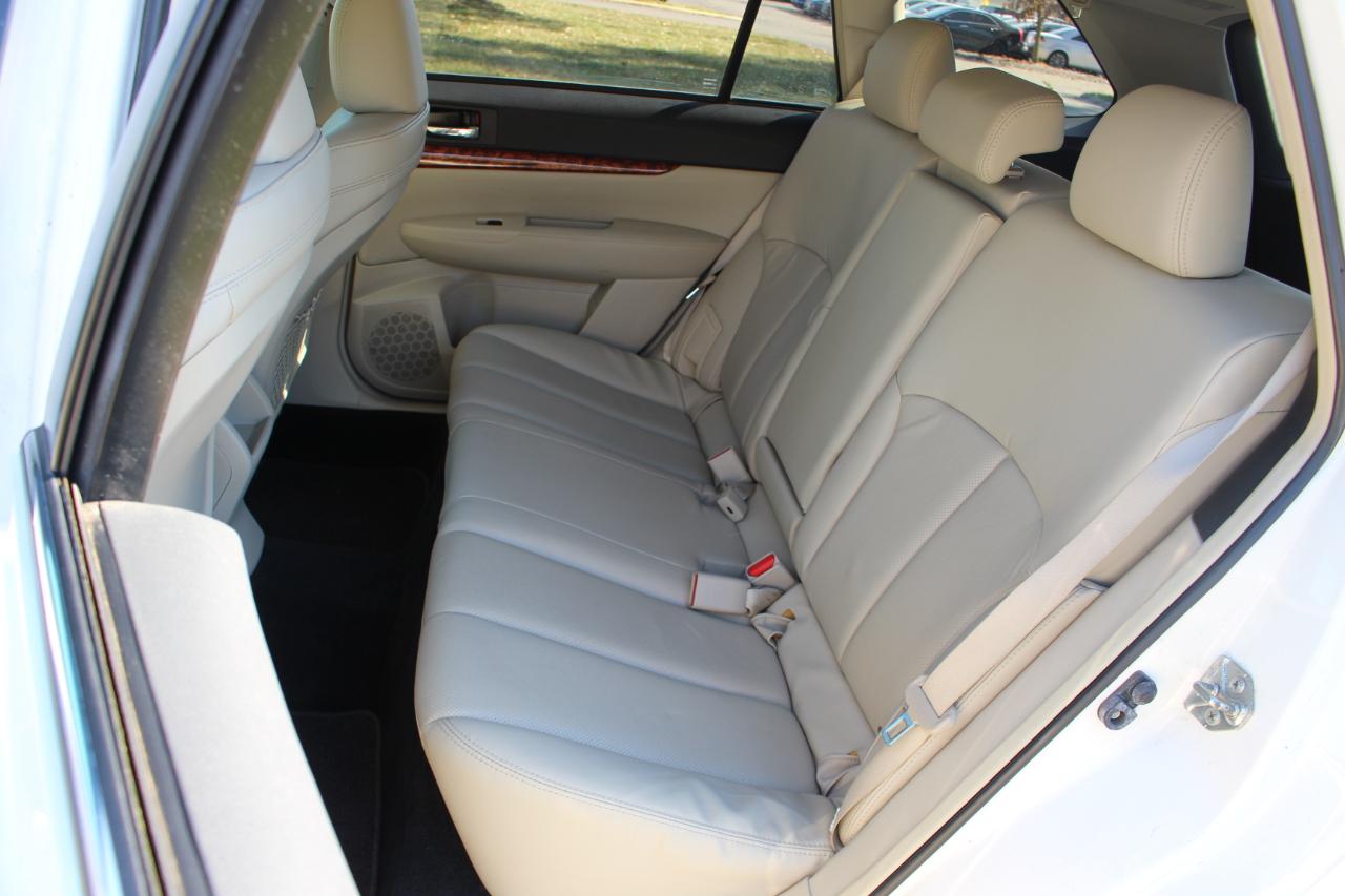 Subaru Outback 2.5i Limited 2011