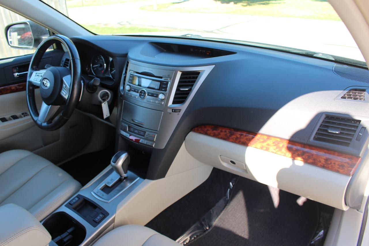 Subaru Outback 2.5i Limited 2011