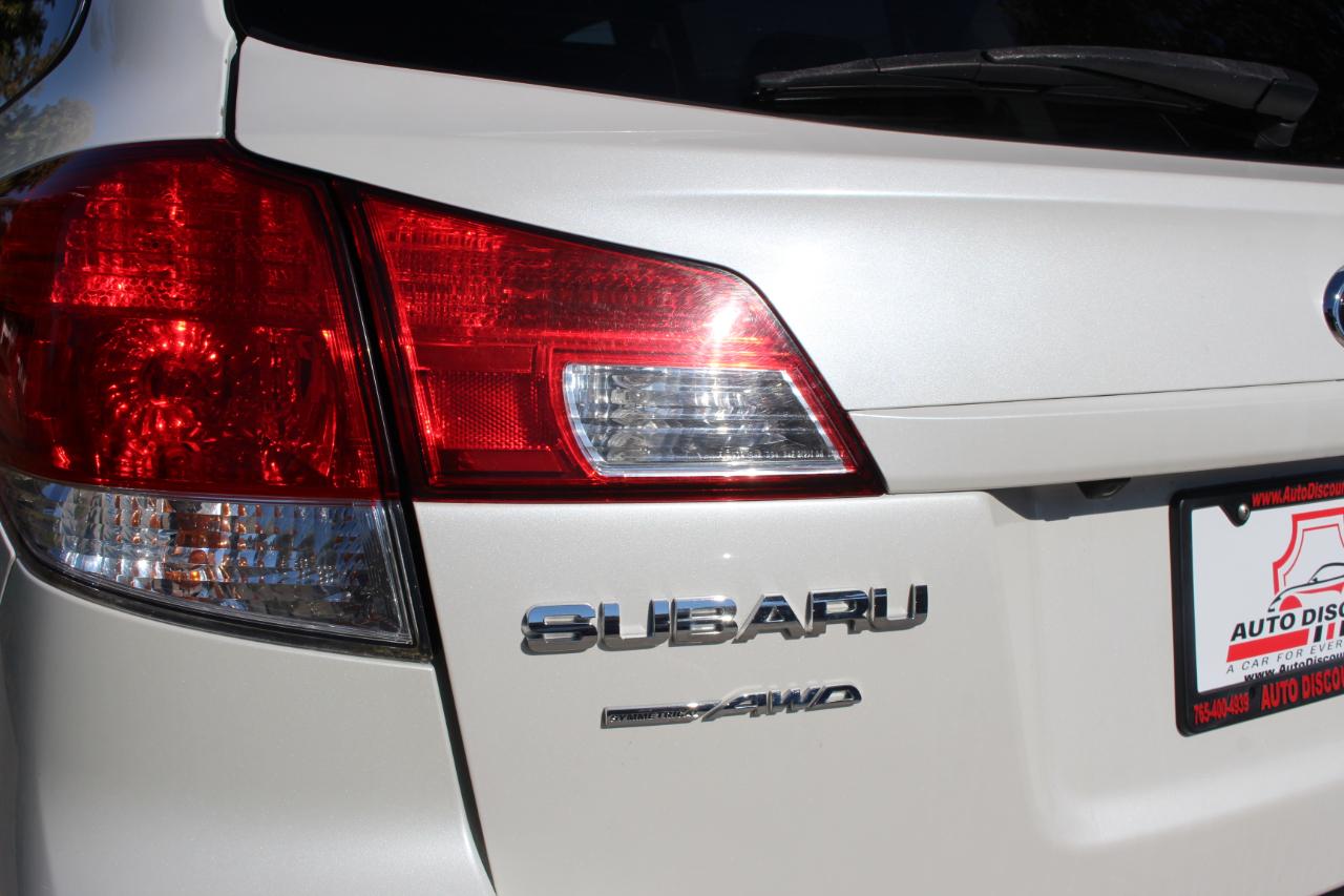 Subaru Outback 2.5i Limited 2011