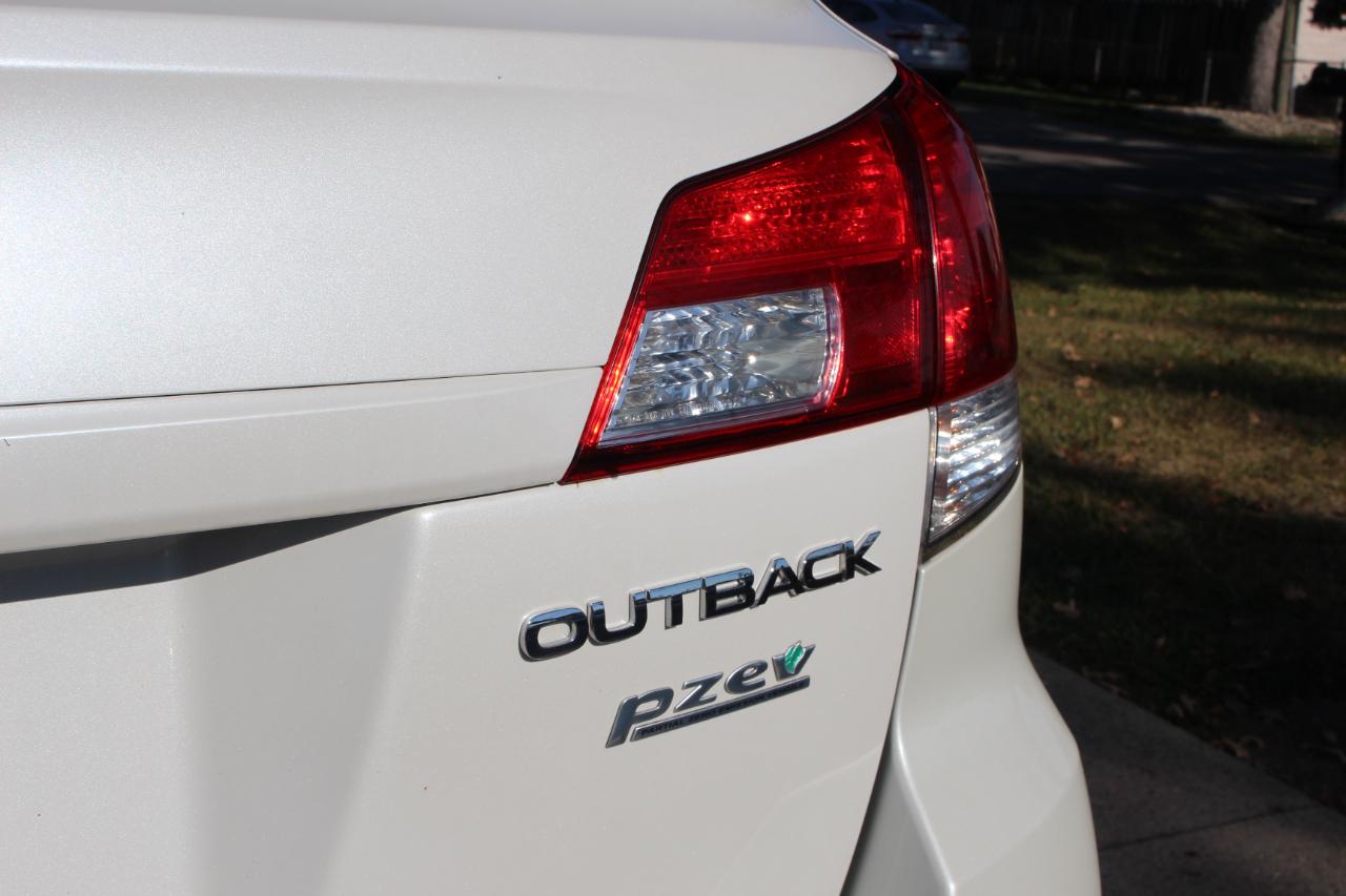 Subaru Outback 2.5i Limited 2011