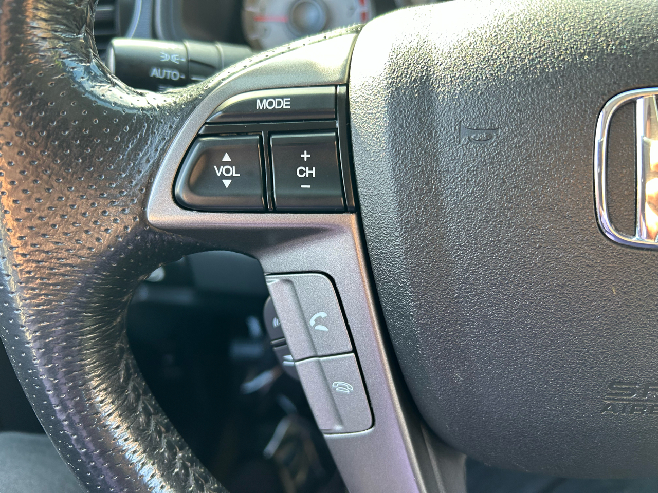 Honda Pilot 4WD 4dr Touring w/RES & Navi 2015