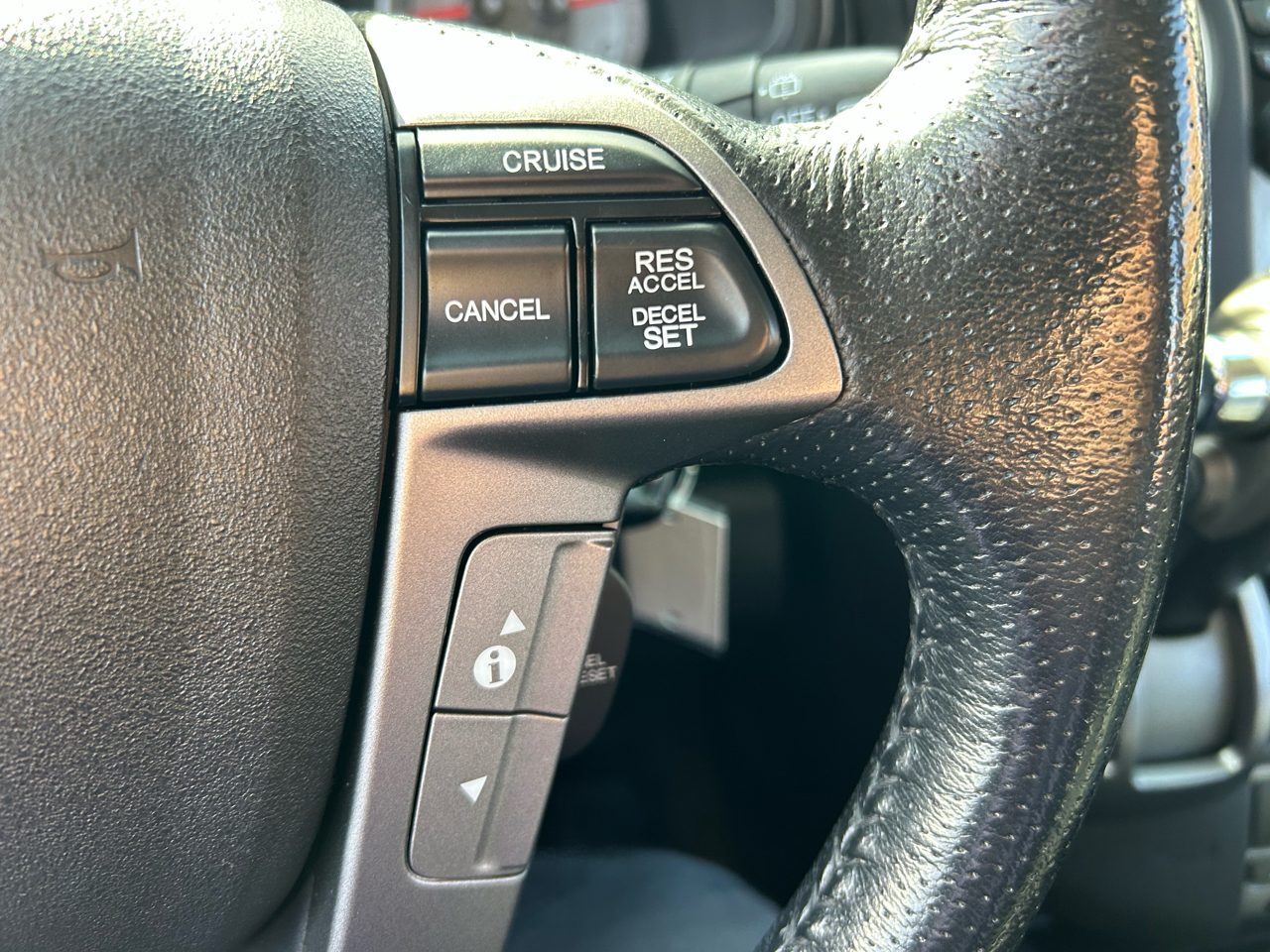 Honda Pilot 4WD 4dr Touring w/RES & Navi 2015