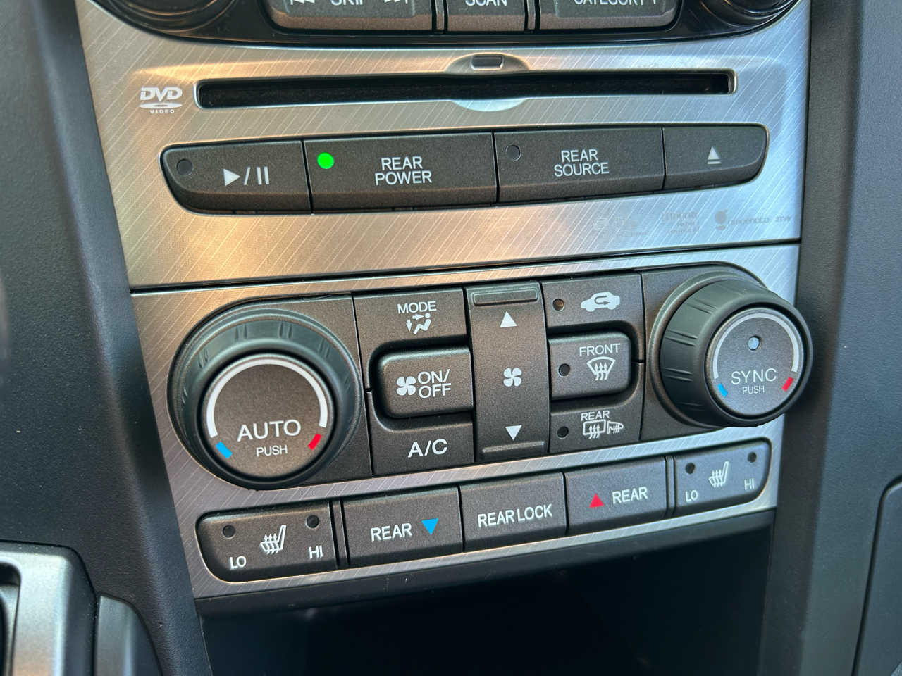 Honda Pilot 4WD 4dr Touring w/RES & Navi 2015