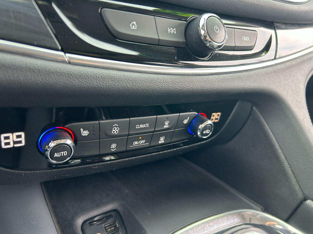 Buick Enclave AWD 4dr Essence 2020