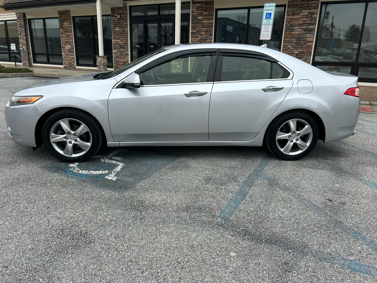 Acura TSX 4dr Sdn I4 Auto 2013