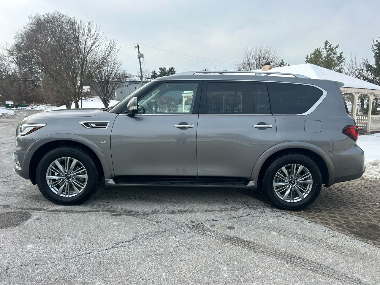 Infiniti QX80 LUXE AWD 2020