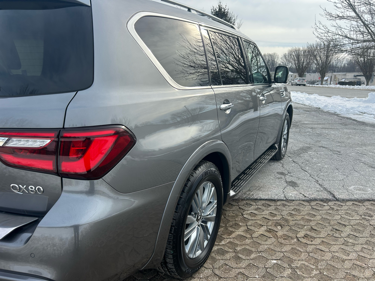 Infiniti QX80 LUXE AWD 2020