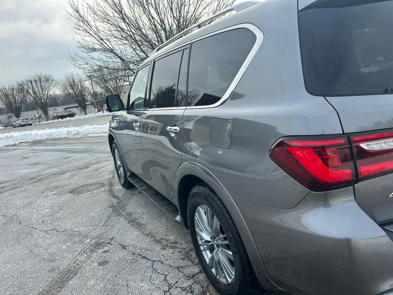 Infiniti QX80 LUXE AWD 2020