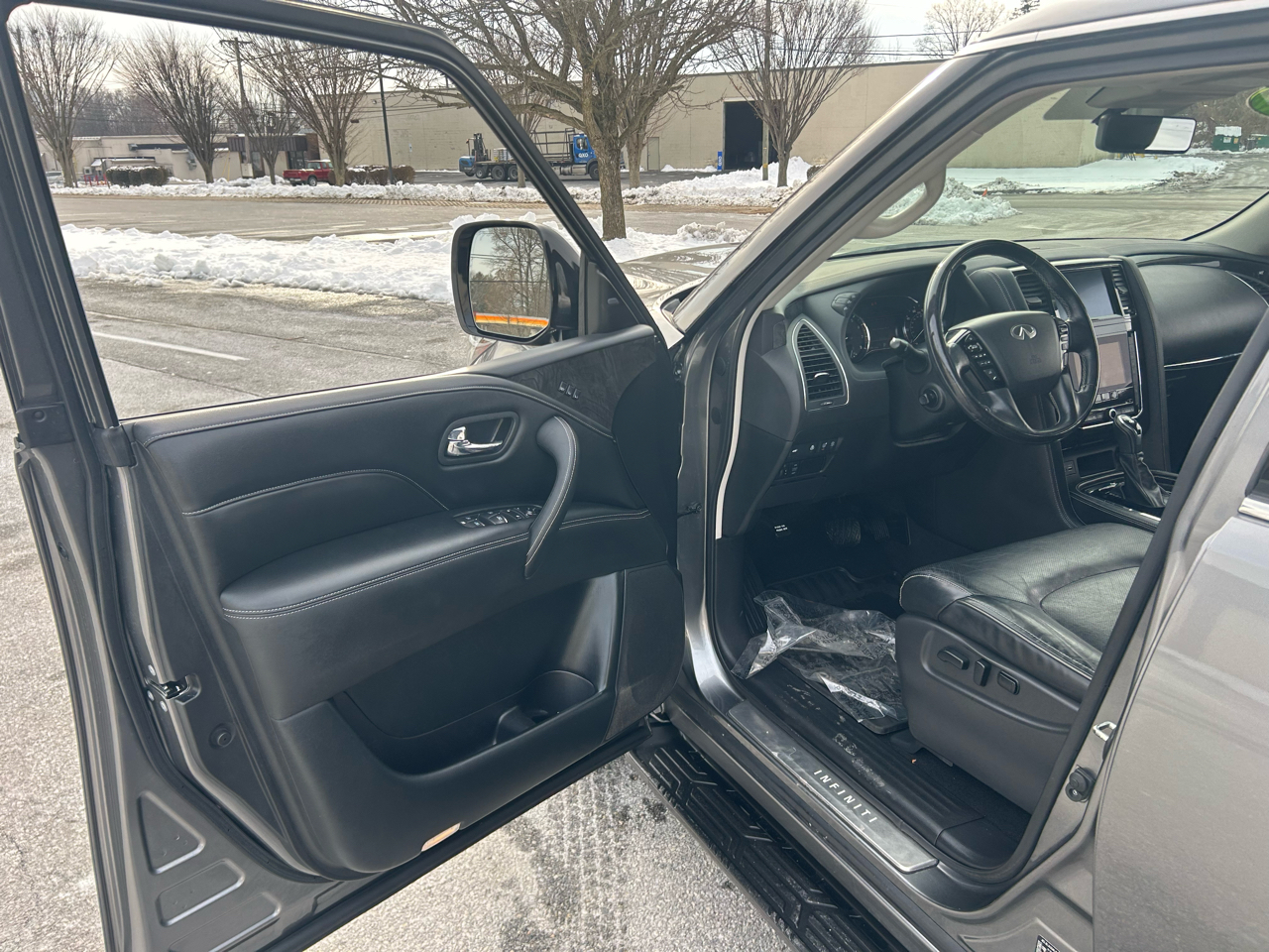Infiniti QX80 LUXE AWD 2020