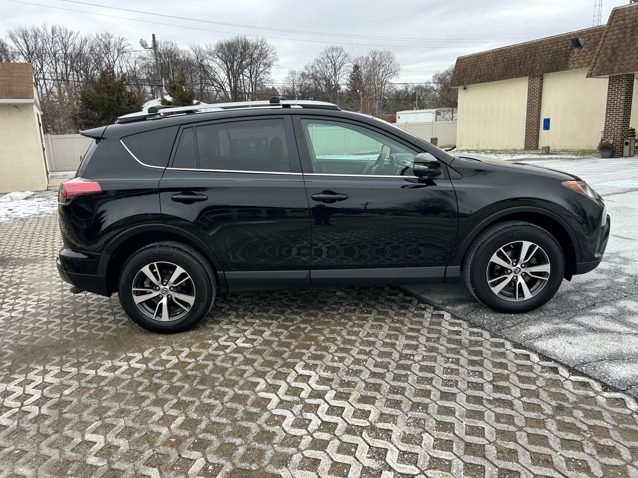 Toyota RAV4 XLE AWD (Natl) 2018