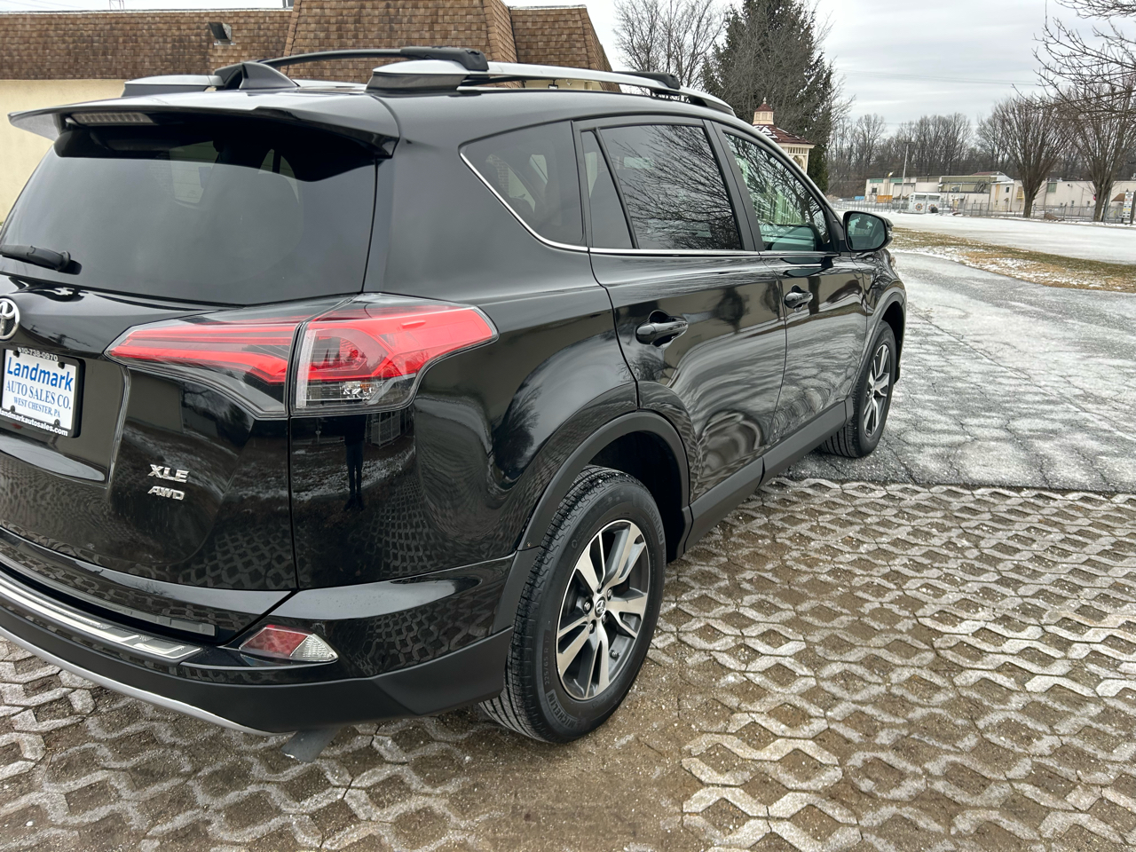 Toyota RAV4 XLE AWD (Natl) 2018