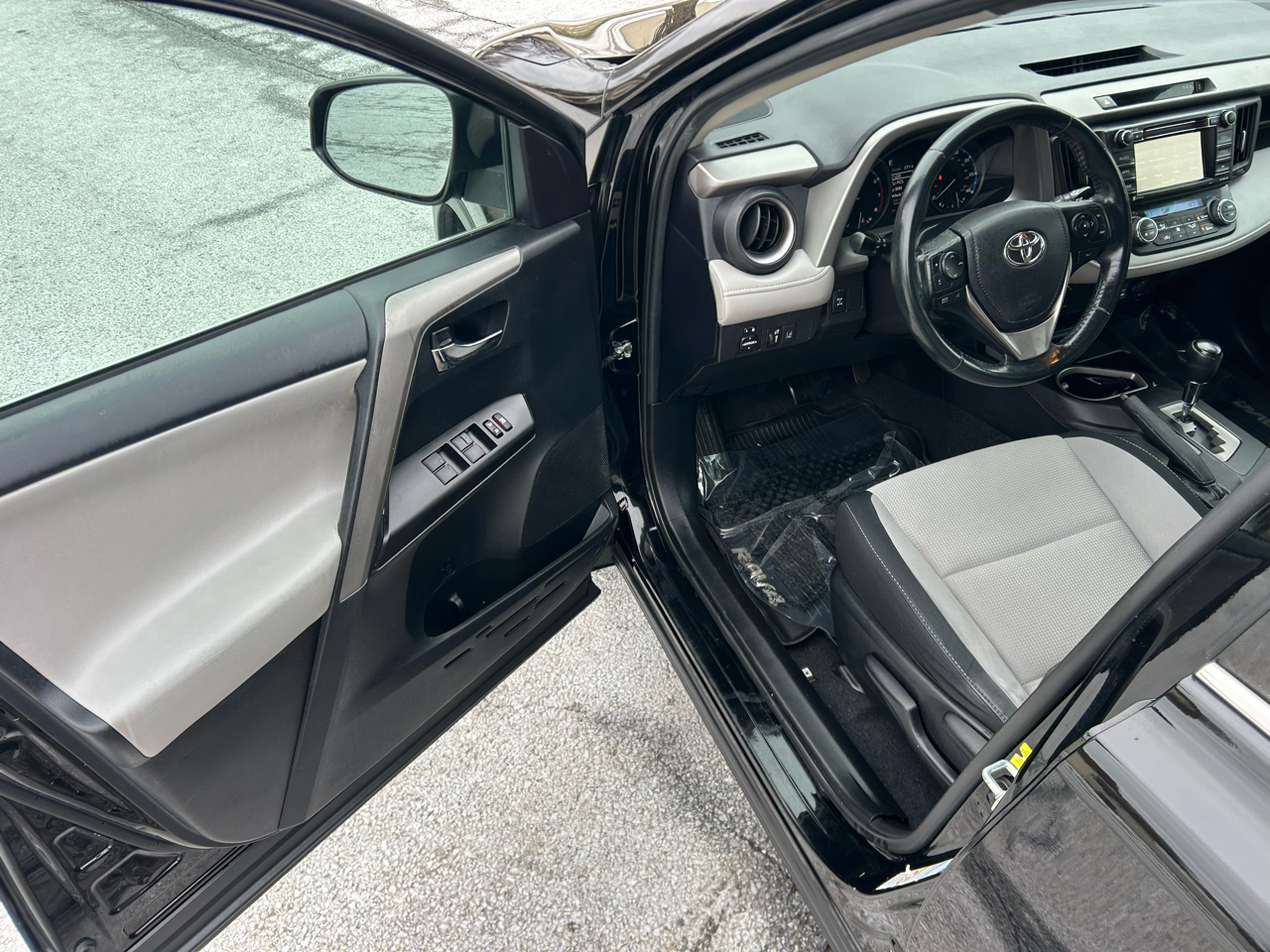 Toyota RAV4 XLE AWD (Natl) 2018