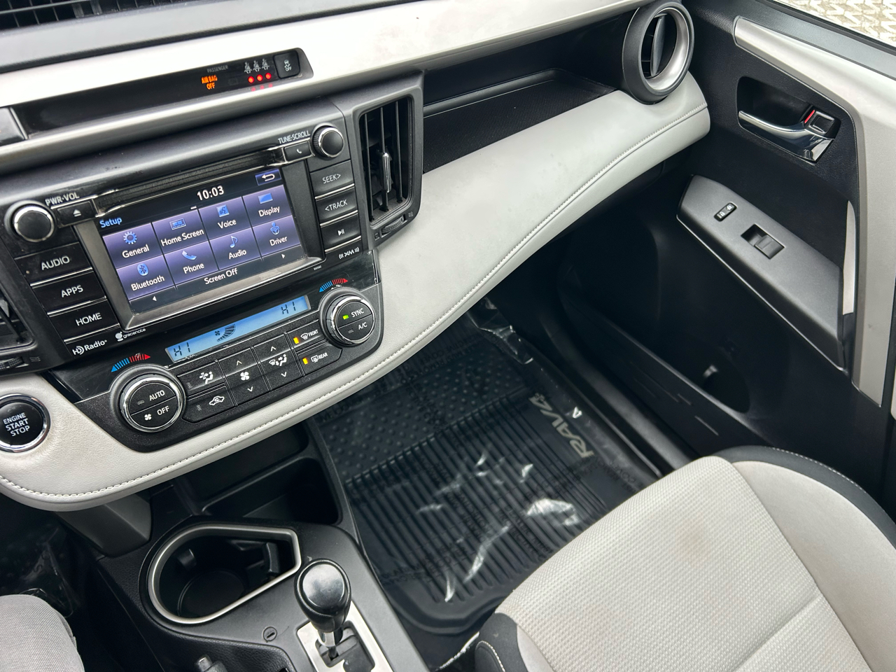 Toyota RAV4 XLE AWD (Natl) 2018