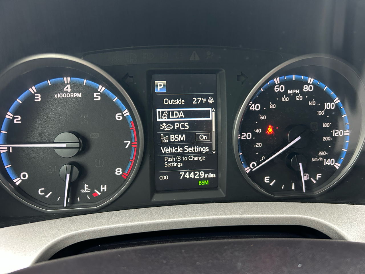 Toyota RAV4 XLE AWD (Natl) 2018