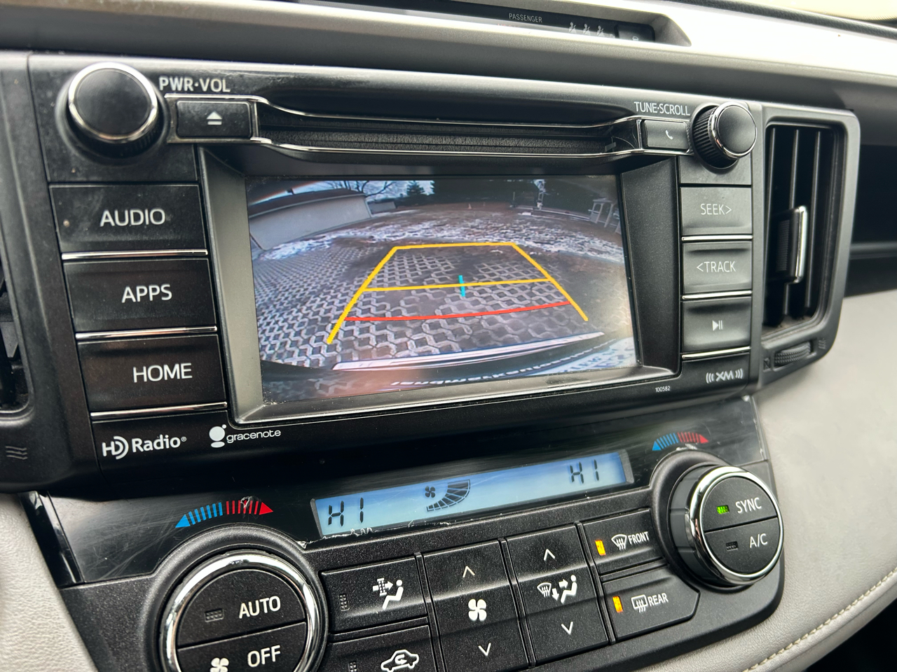 Toyota RAV4 XLE AWD (Natl) 2018