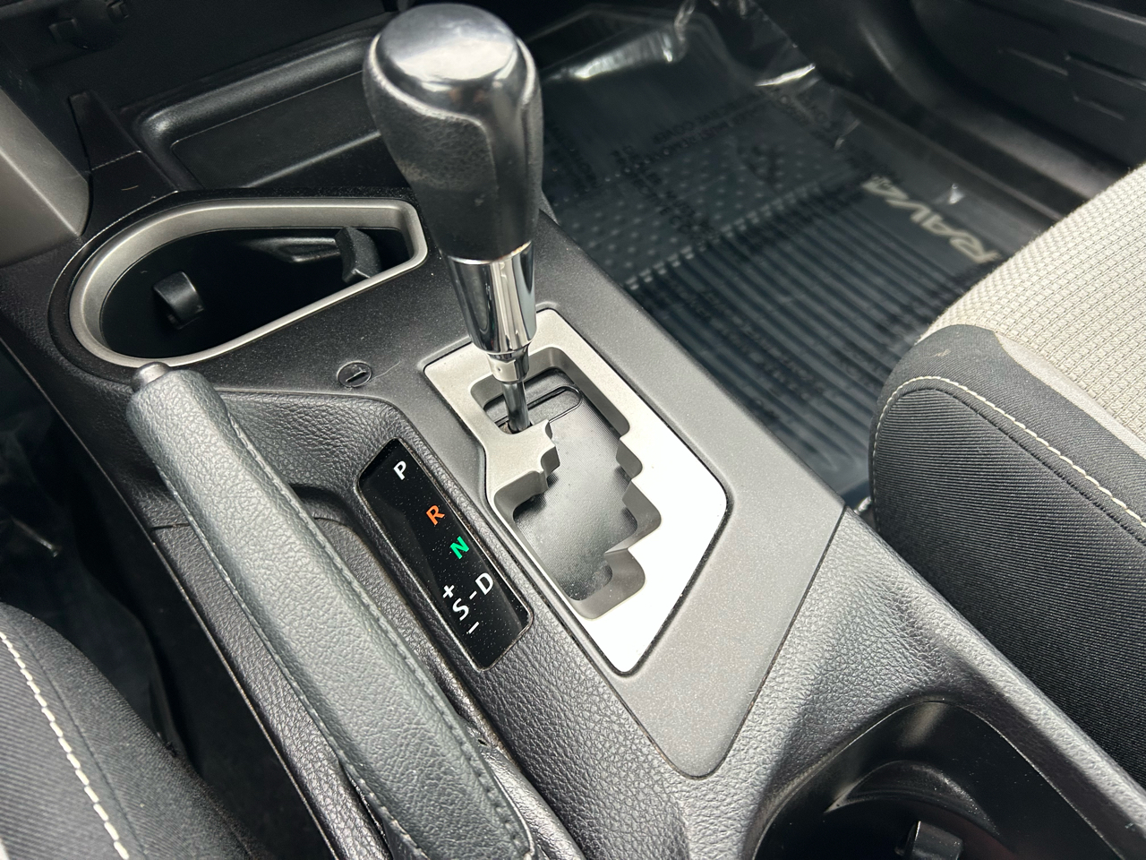 Toyota RAV4 XLE AWD (Natl) 2018