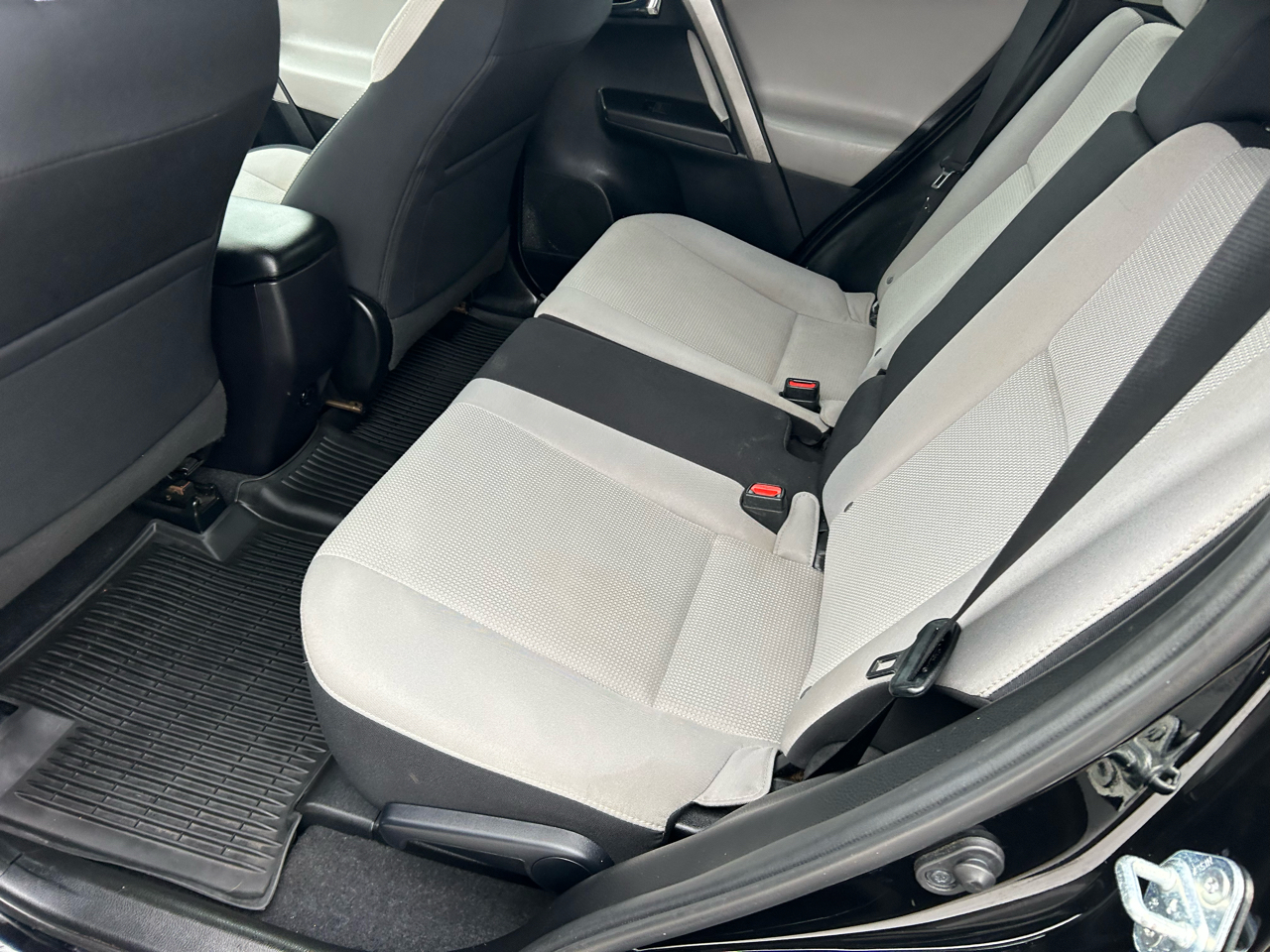 Toyota RAV4 XLE AWD (Natl) 2018