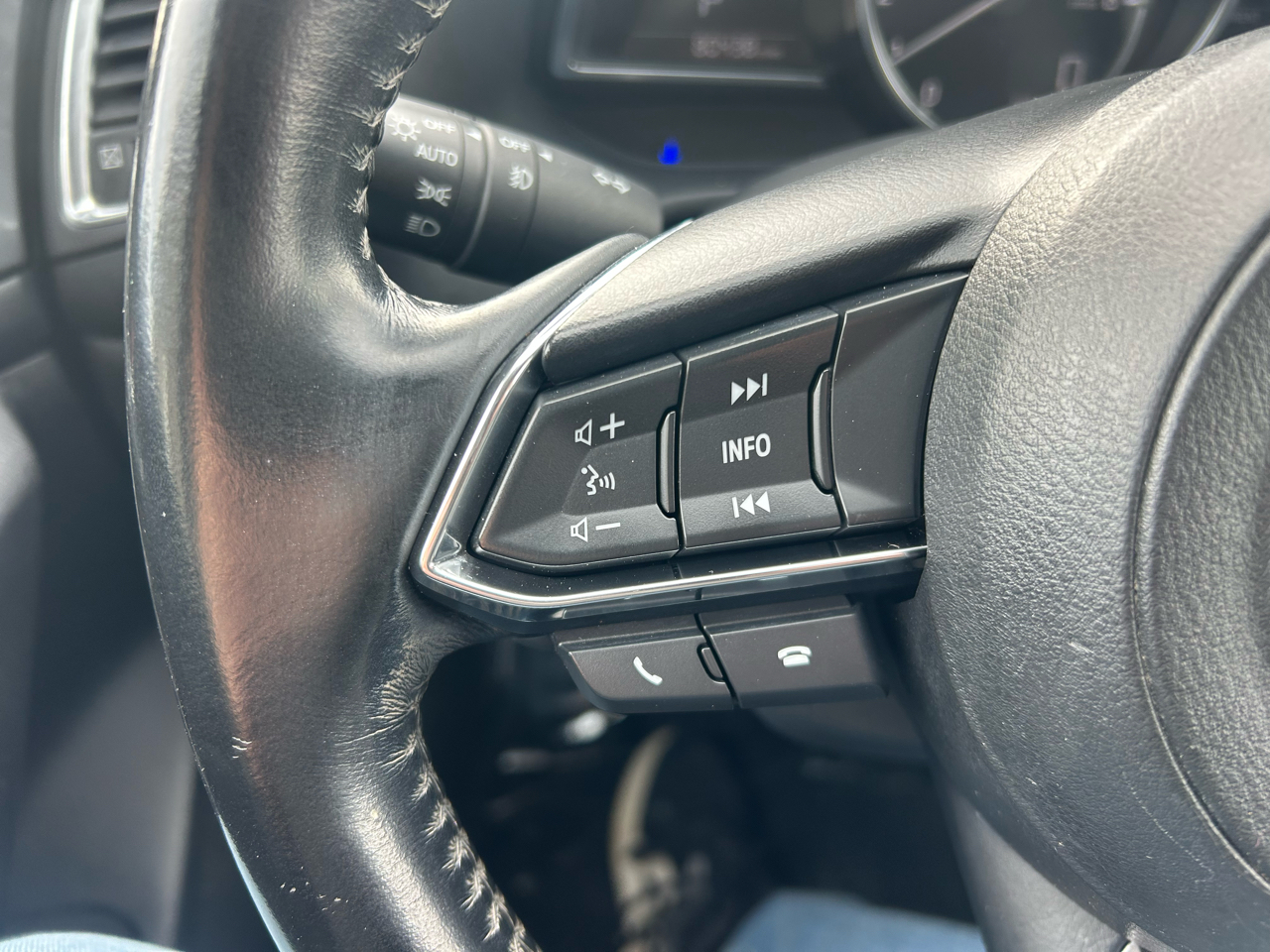 Mazda Mazda3 4-Door Grand Touring Auto 2017