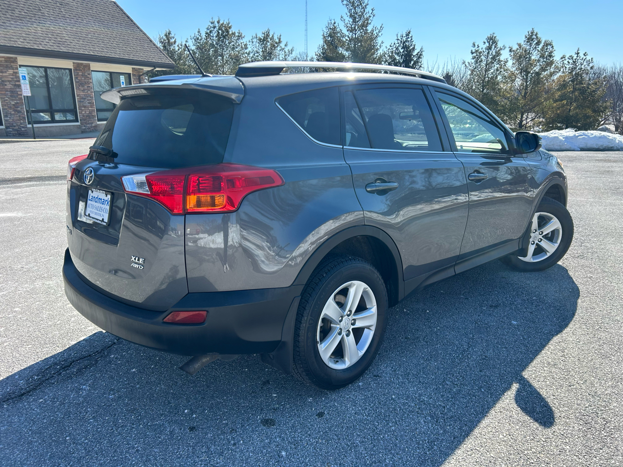 Toyota RAV4 AWD 4dr XLE (Natl) 2013