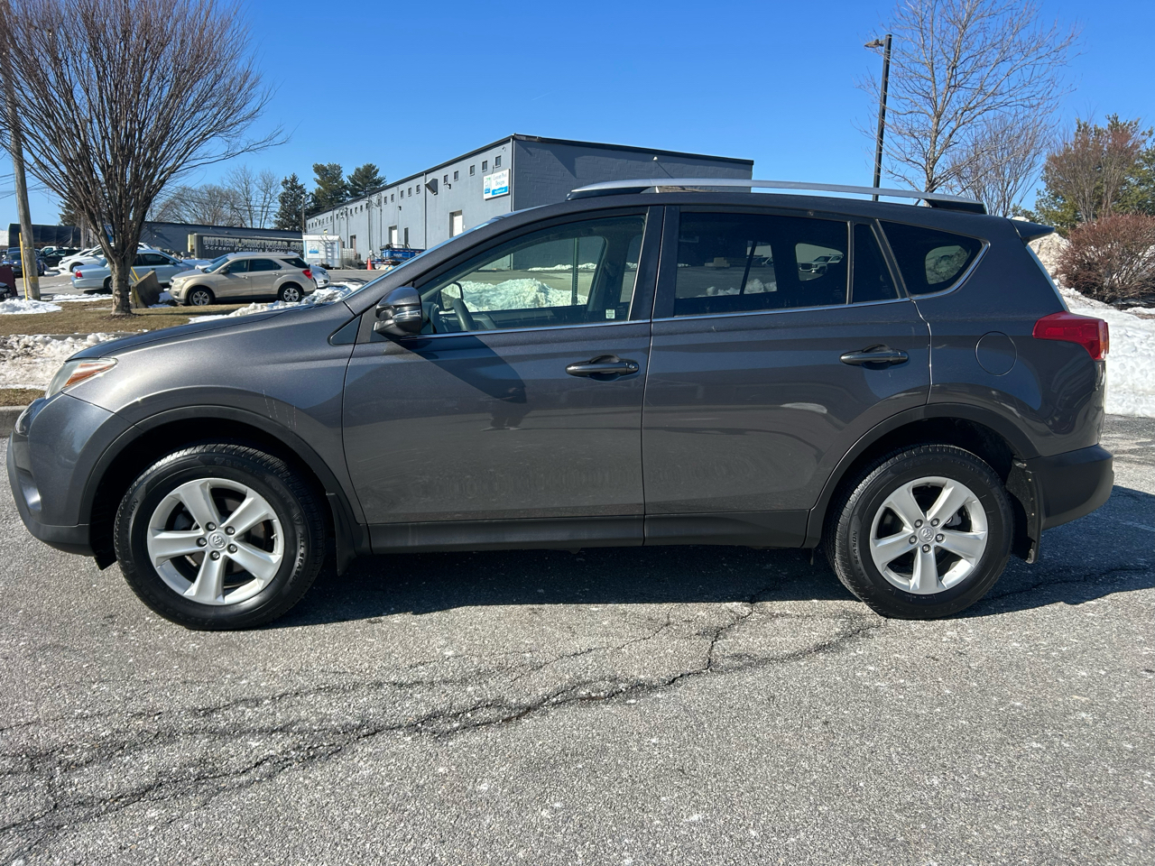 Toyota RAV4 AWD 4dr XLE (Natl) 2013