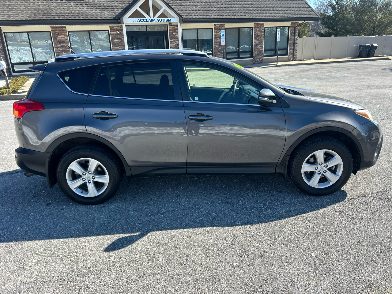 Toyota RAV4 AWD 4dr XLE (Natl) 2013