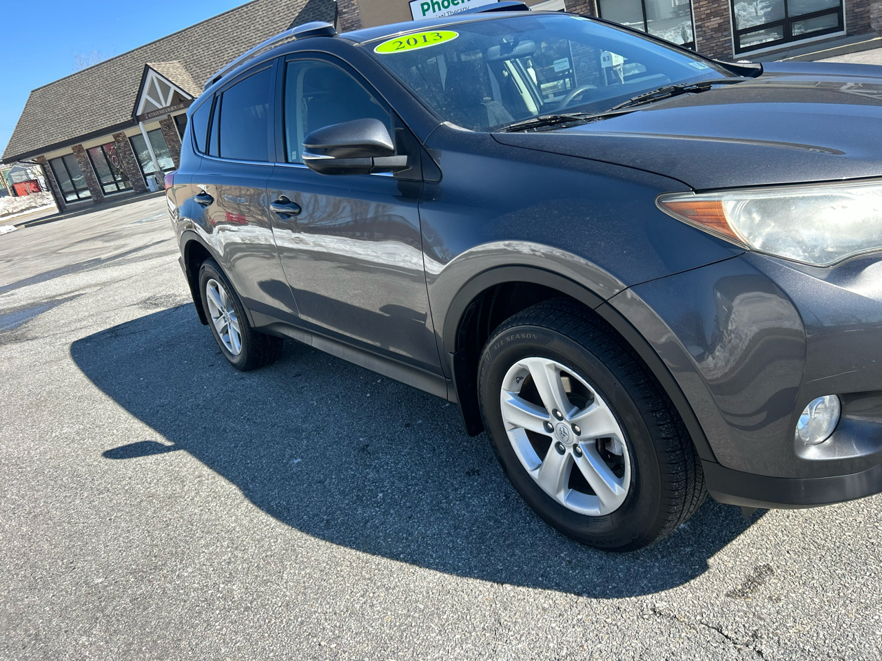Toyota RAV4 AWD 4dr XLE (Natl) 2013