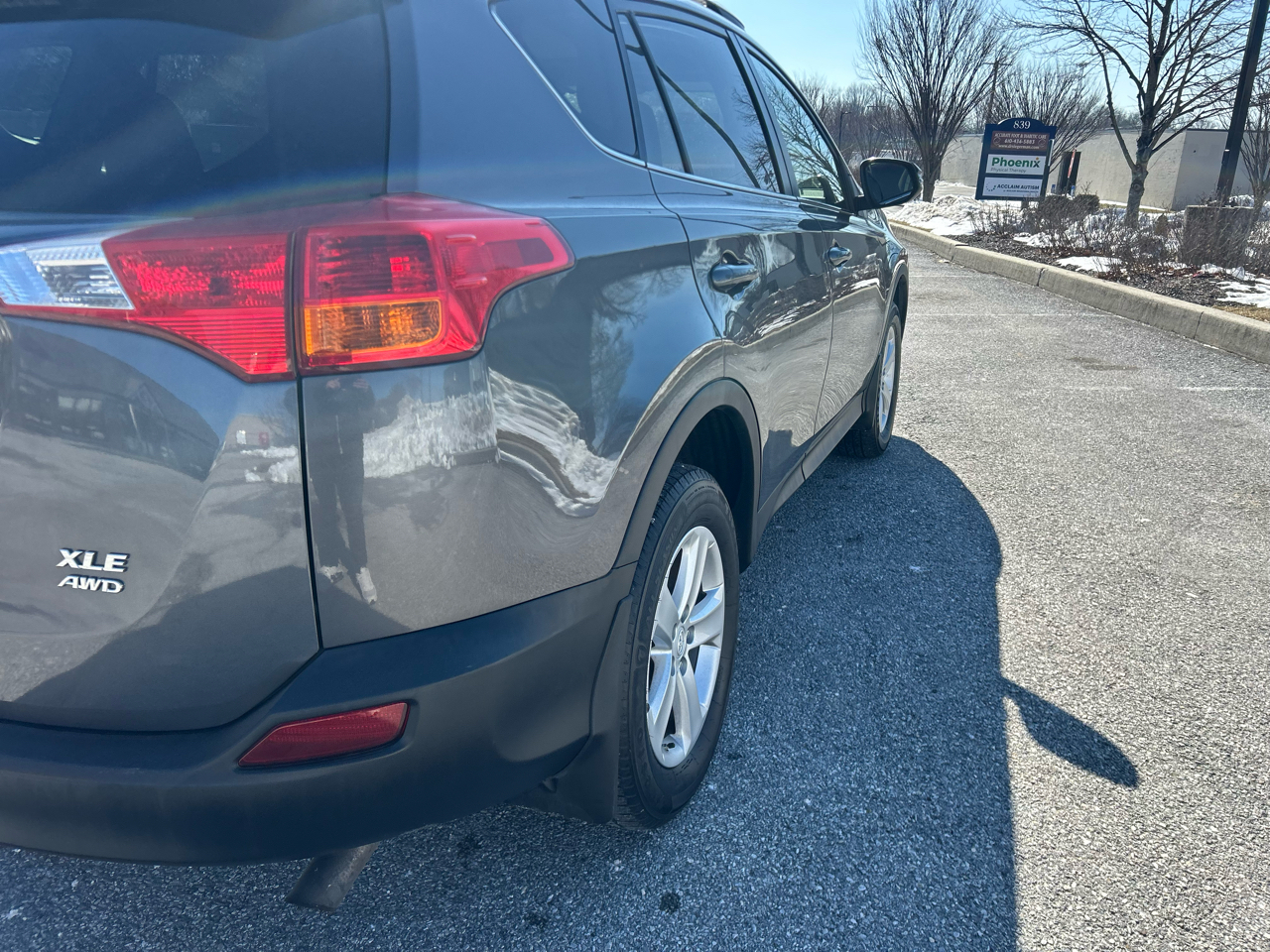 Toyota RAV4 AWD 4dr XLE (Natl) 2013