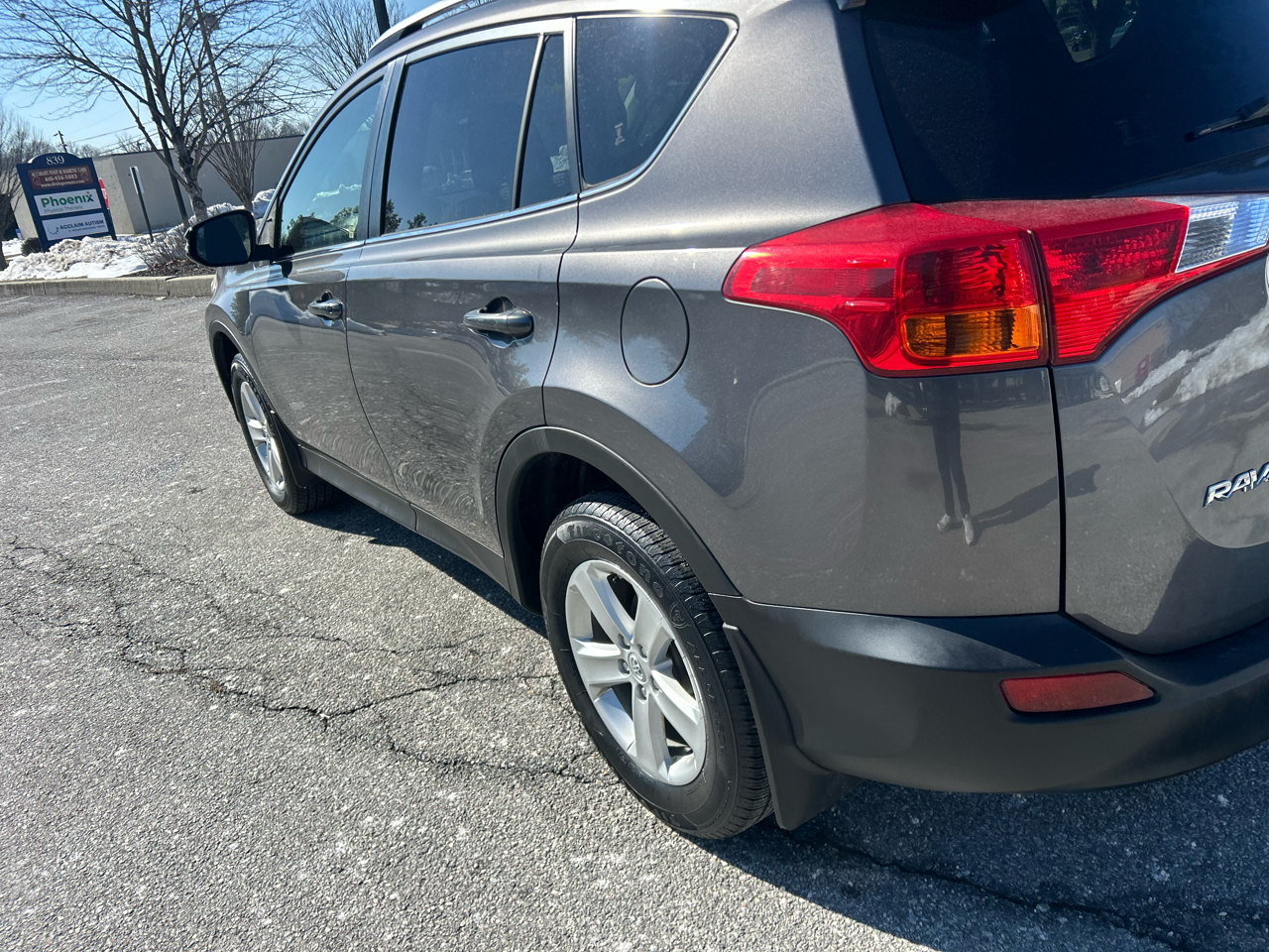 Toyota RAV4 AWD 4dr XLE (Natl) 2013