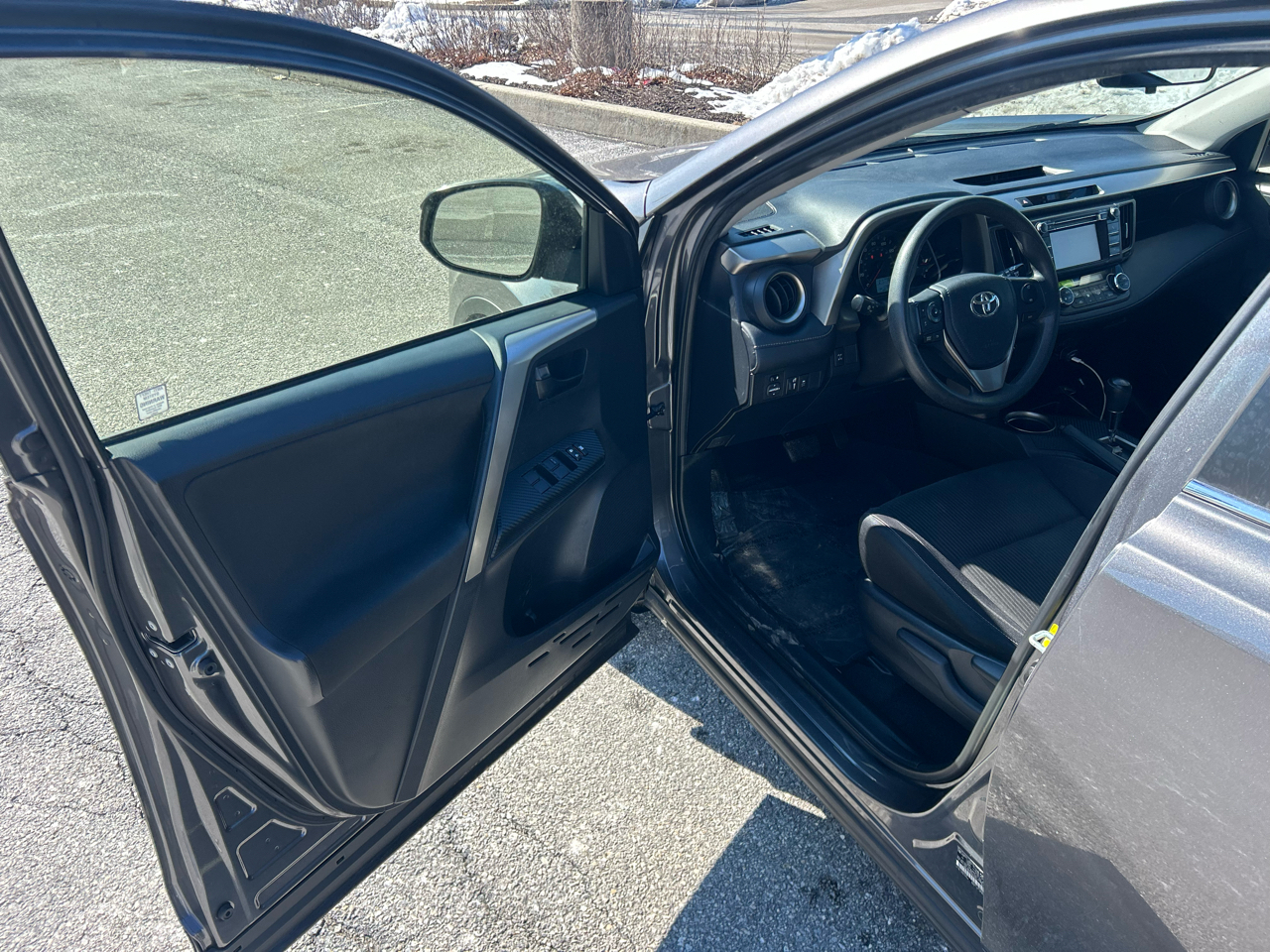 Toyota RAV4 AWD 4dr XLE (Natl) 2013