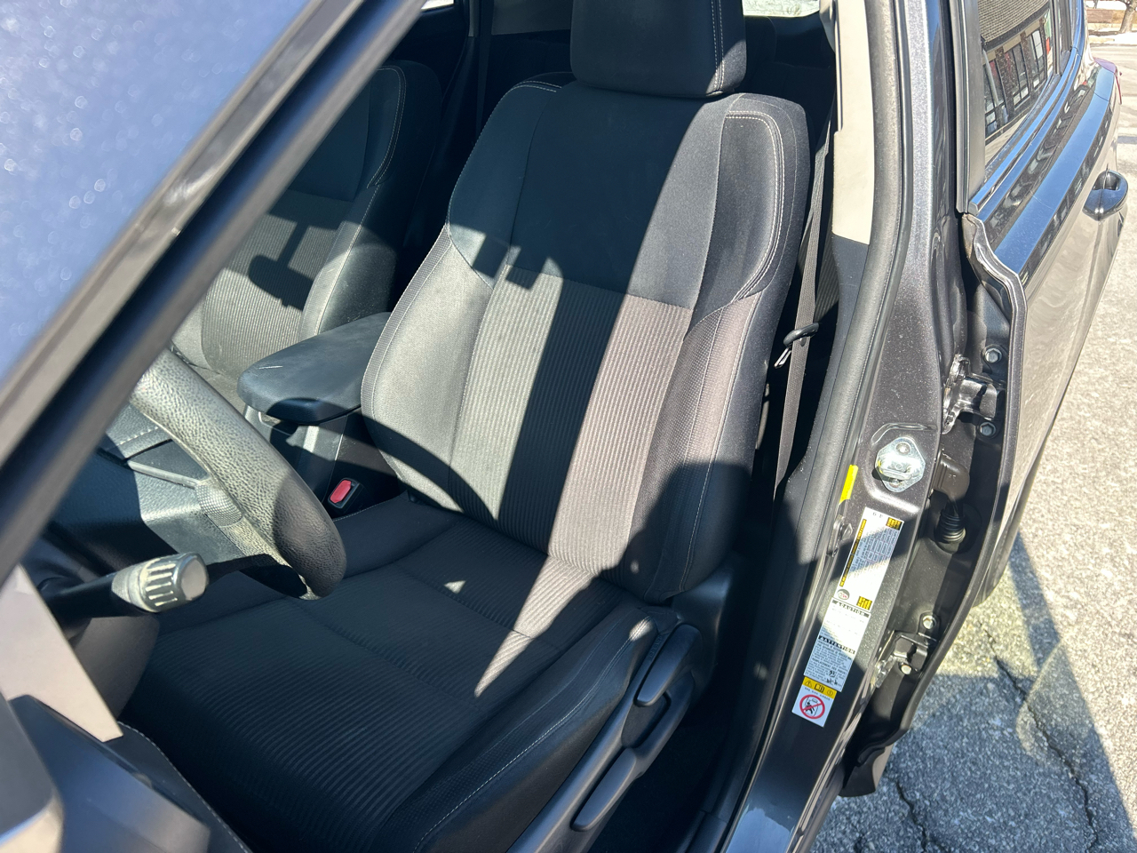 Toyota RAV4 AWD 4dr XLE (Natl) 2013