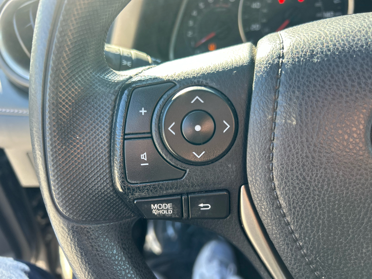 Toyota RAV4 AWD 4dr XLE (Natl) 2013