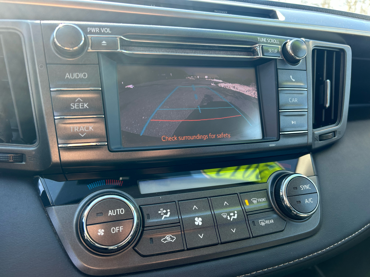 Toyota RAV4 AWD 4dr XLE (Natl) 2013