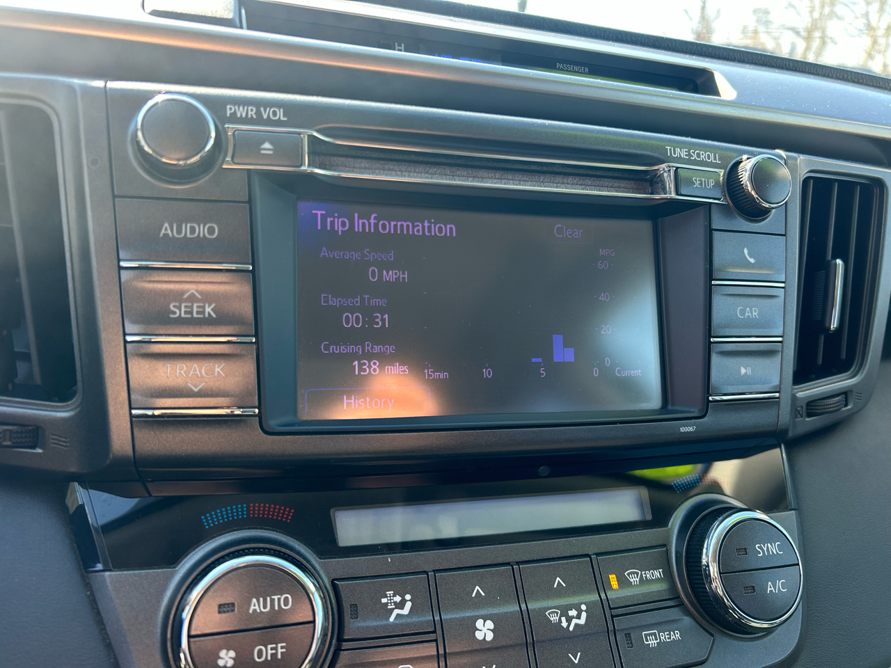 Toyota RAV4 AWD 4dr XLE (Natl) 2013