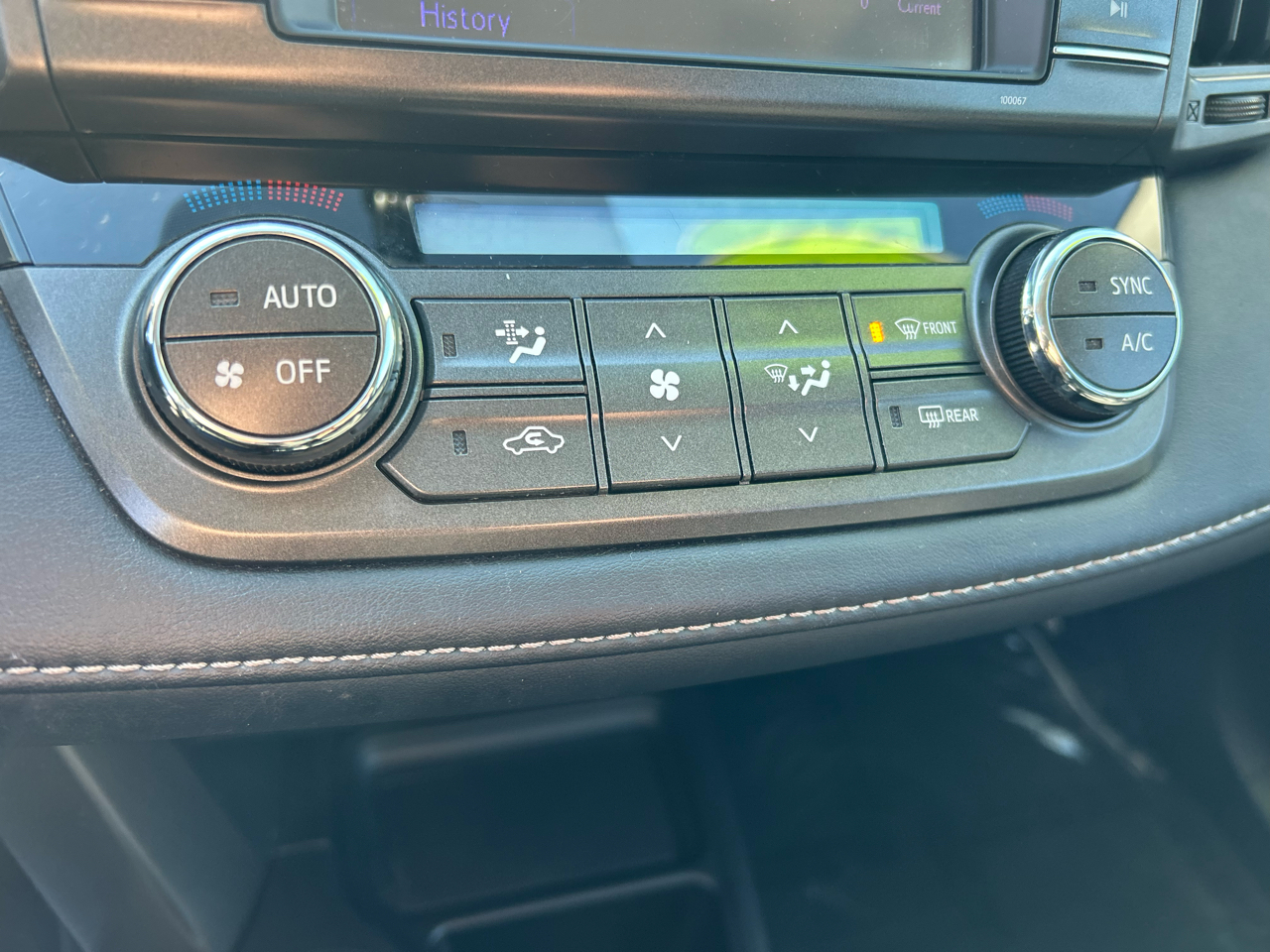 Toyota RAV4 AWD 4dr XLE (Natl) 2013